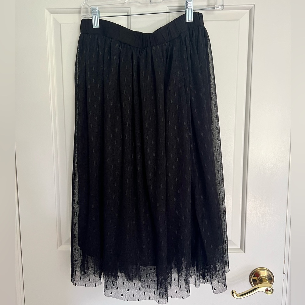 Forever 21 Swiss Dot Tulle Skirt, Size Large. Worn Once!